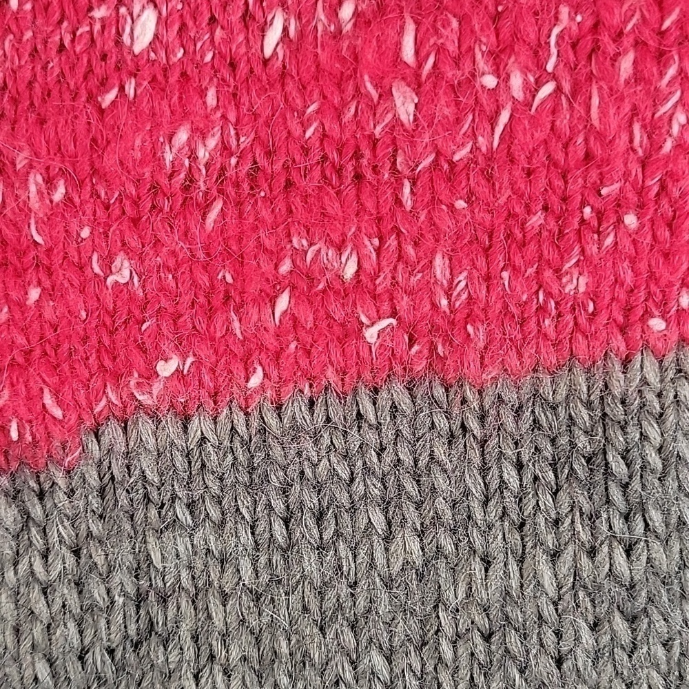 Colorblock Knit Vest with mock neck - Picture 4 of 6